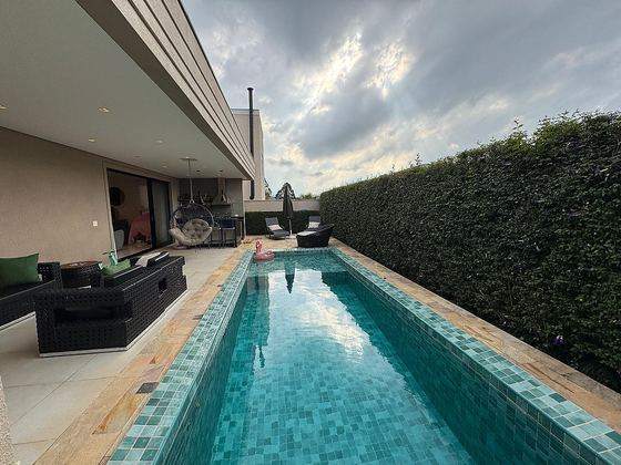 Área de lazer com piscina em casa à venda em Alphaville, Santana de Parnaíba